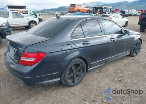 2013 Mercedes-Benz C 300 Luxury 4Matic/Sport 4Matic из США, поврежденный, VIN WDDGF8AB8DR258284